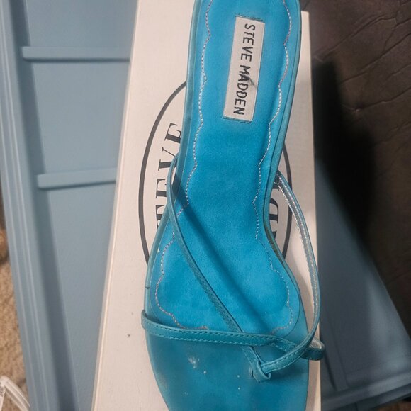 Sandal - Picture 3 of 3